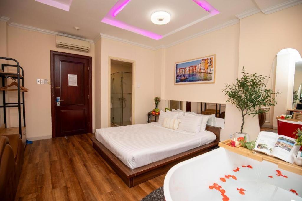 Quy Hung Hotel Central Cidade de Ho Chi Minh Exterior foto